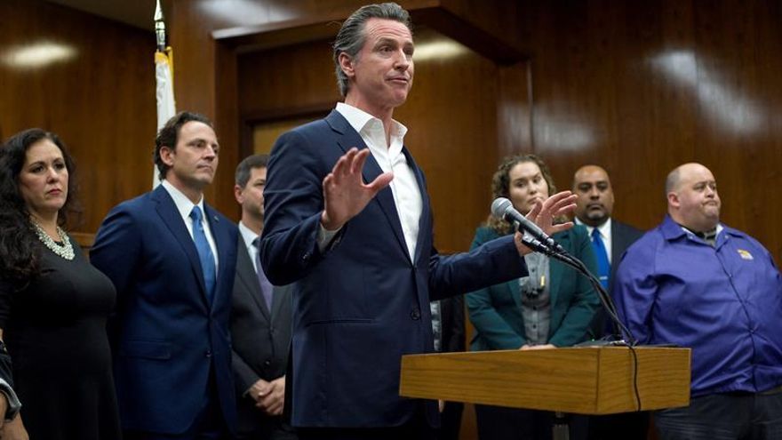 El Gobernador de California reitera su apoyo a las familias migrantes en la frontera