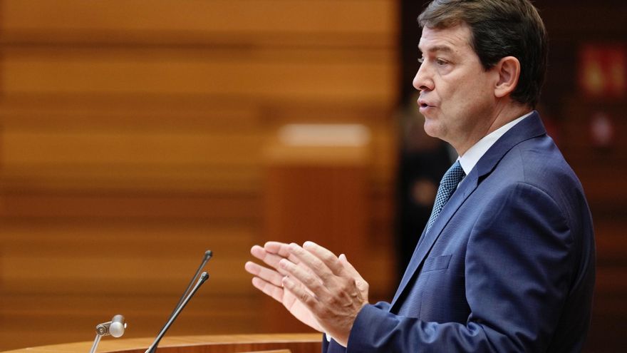 Mañueco reprocha a la oposición que no hable de política nacional en el Debate del Estado de Castilla y León