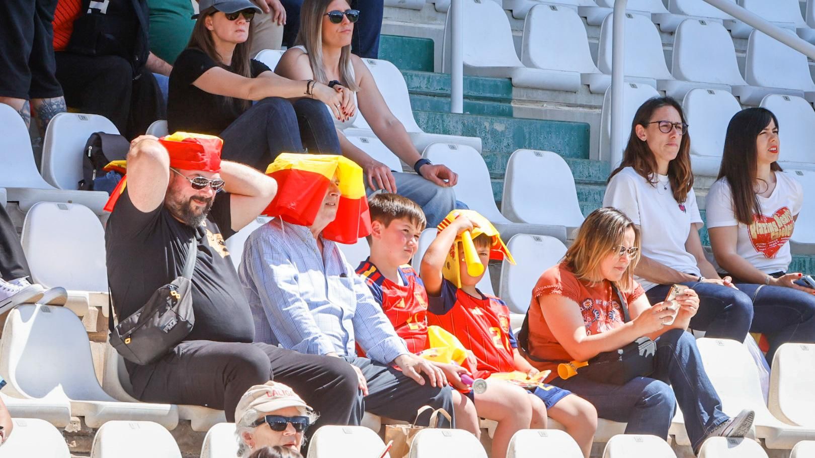 Afición en el partido de la selección femenina  España - Ucrania