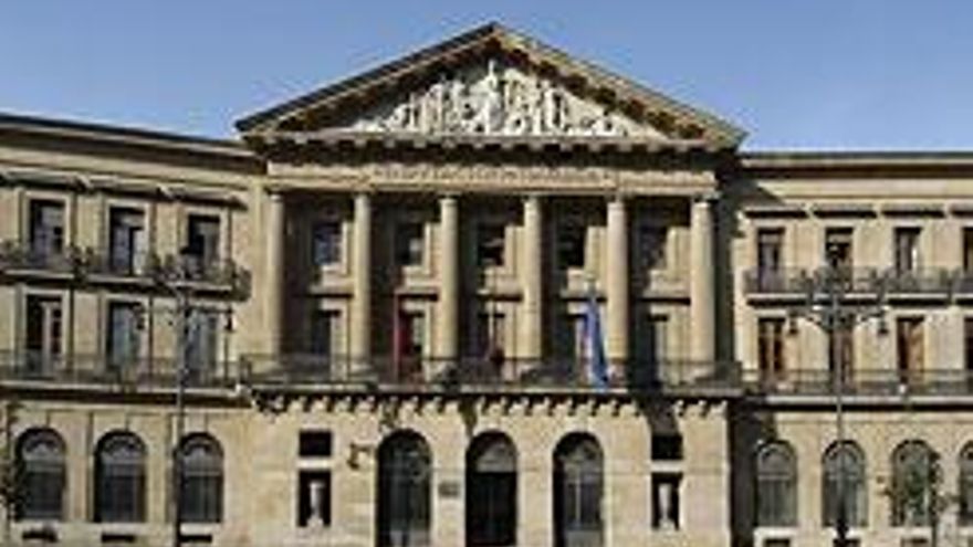 Archivo - Fachada del Palacio de Navarra.