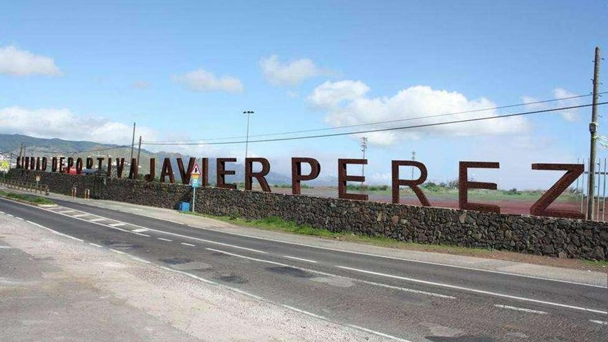 El fiscal pide investigar a dos expresidentes del Cabildo de Tenerife y al consejero de Justicia de Canarias por el pelotazo de Geneto