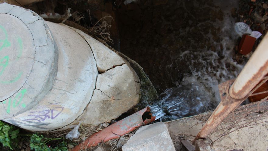 Tubería del sumidero en el barrio de San Ginés en Cartagena | A. G. S.
