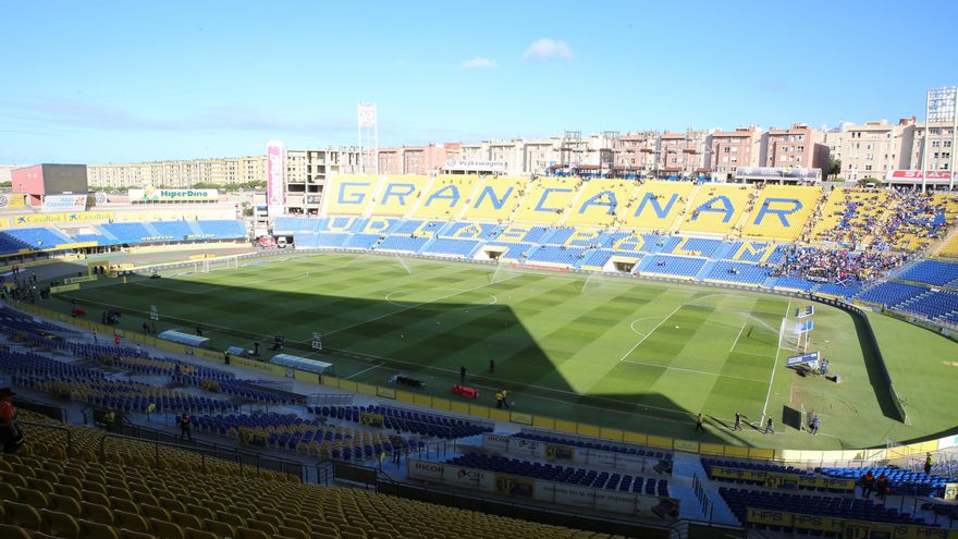 El derbi cambia de hora