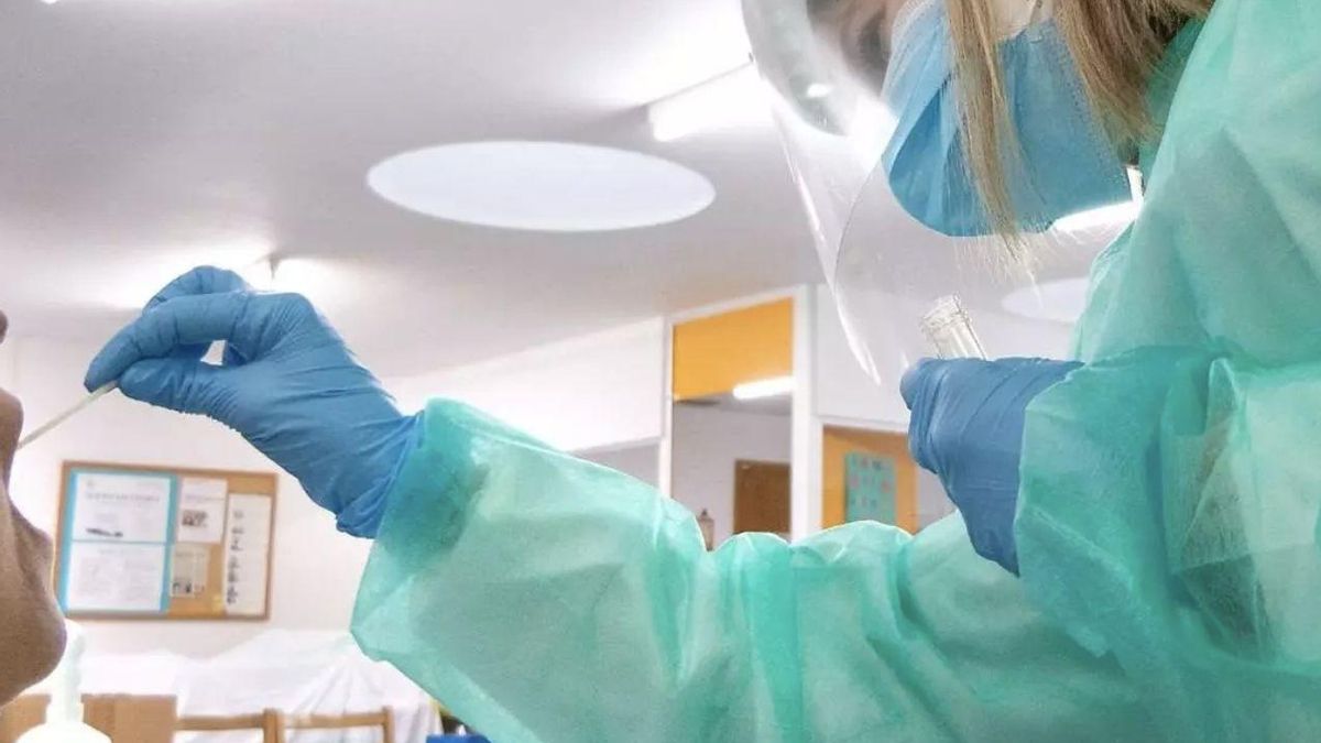 Toma de muestras para PCR. JCCM/Europa Press