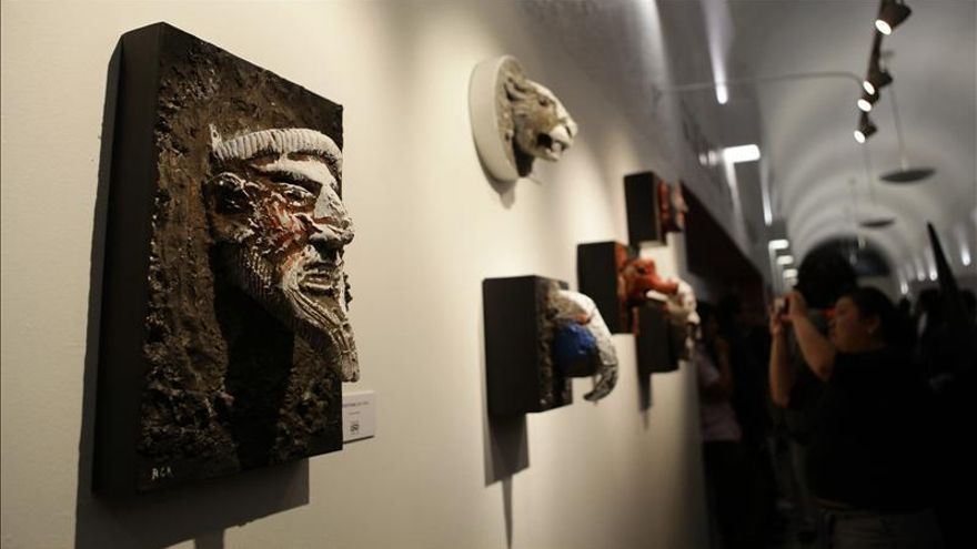 Una exposición recorre la evolución del maestro mexicano Rafael Coronel