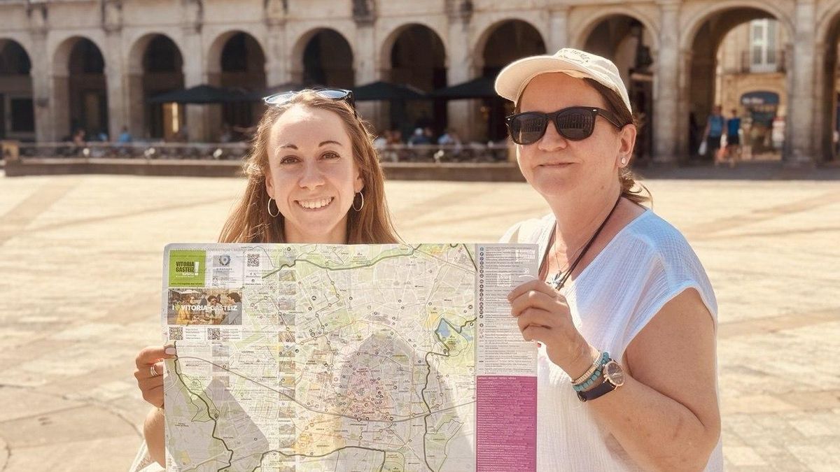Visitantes de Lyon, en el centro de Vitoria