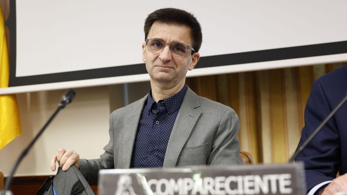 El presidente de la Corporación de RTVE, José Pablo López, durante su comparecencia ante la Comisión Mixta de Control Parlamentario este lunes en el Congreso. EFE/ Chema Moya