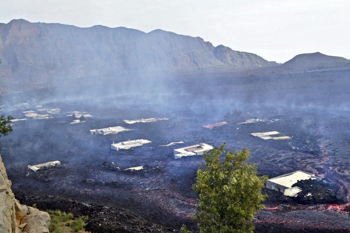 Erupción en la isla de Fogo, en Cabo Verde | EFE/JOÃO RELVAS