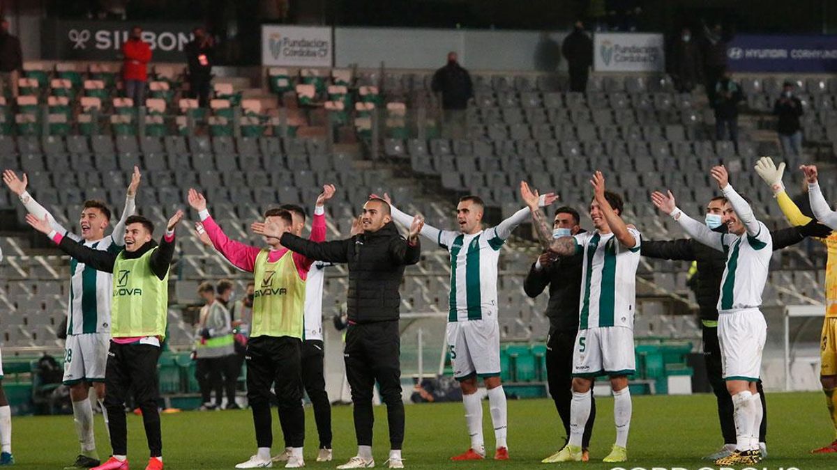 Los jugadores del Córdoba celebran su clasificación en Copa ante el Getafe