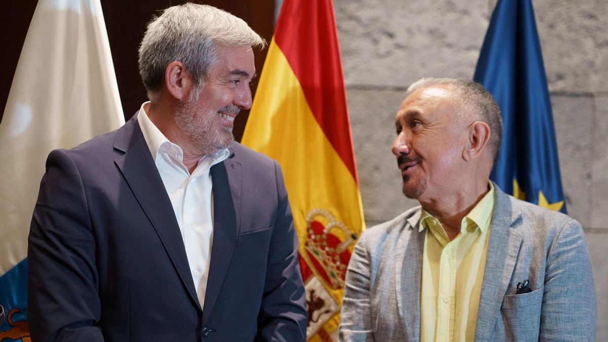 Fernando Clavijo, junto a Pepe Álvarez, secretario general de UGT, tras su encuentro este miércoles en Santa Cruz de Tenerife.