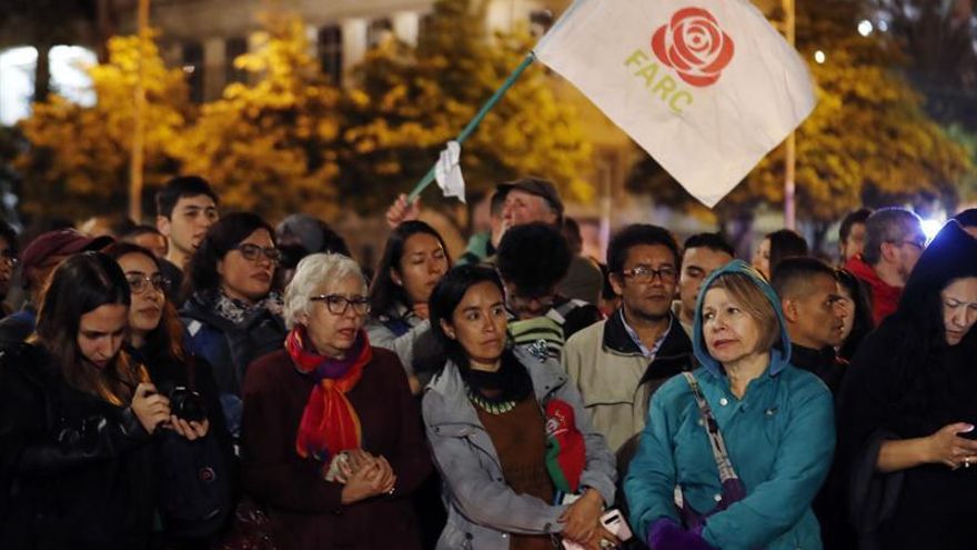 El constante asesinato de exguerrilleros de las FARC que se acogieron al acuerdo de paz llevó a que el pasado 25 de febrero centenares de personas se manifestaran con un cacerolazo en el centro de Bogotá para exigir al Gobierno colombiano que detenga lo que consideran un "genocidio".