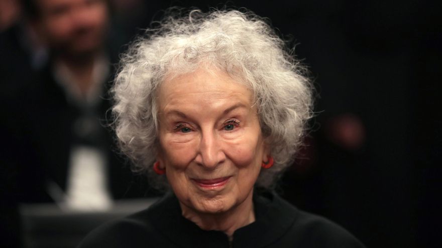 La escritora canadiense Margaret Atwood gana el III Premio Joan Margarit de Poesía