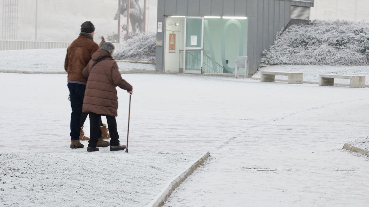 León se hiela y se queda blanco este martes
