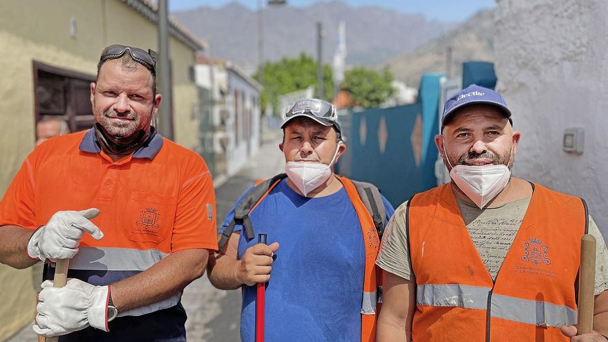 Limpieza de cenizas en La Palma. / Fotos: Leandro Betancor Fajardo
