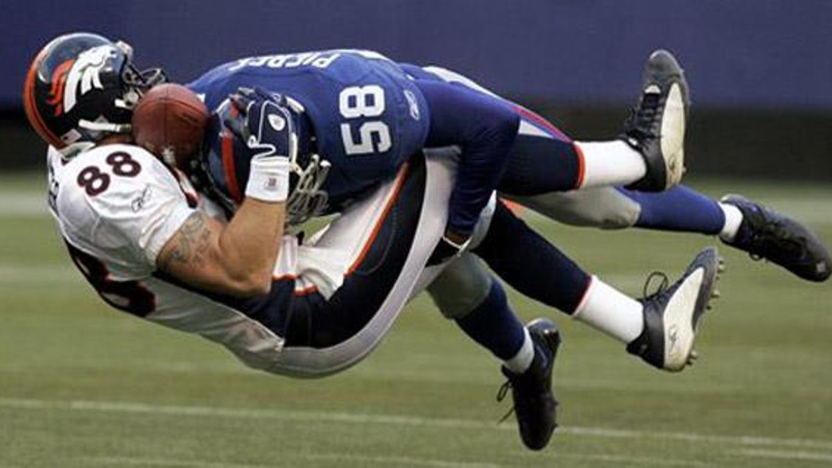 Los golpes en el fútbol americano forman parte del espectáculo