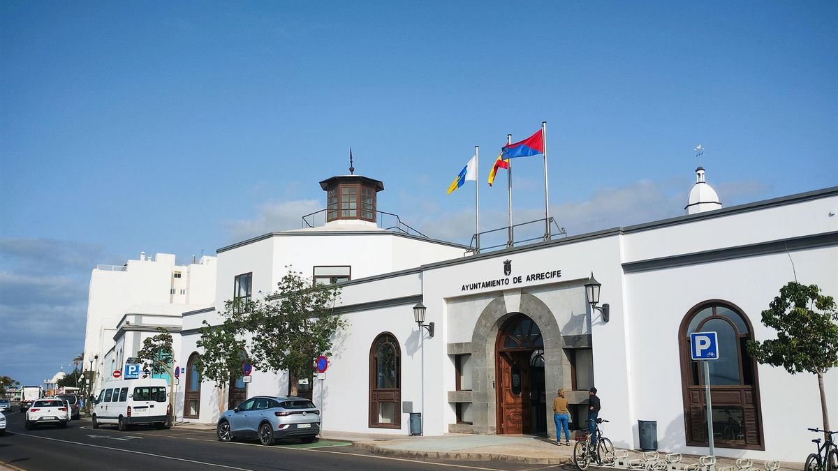 Arrecife impone una sanción de 30.000 euros y clausura dos locales por realizar actividades sin tener licencia