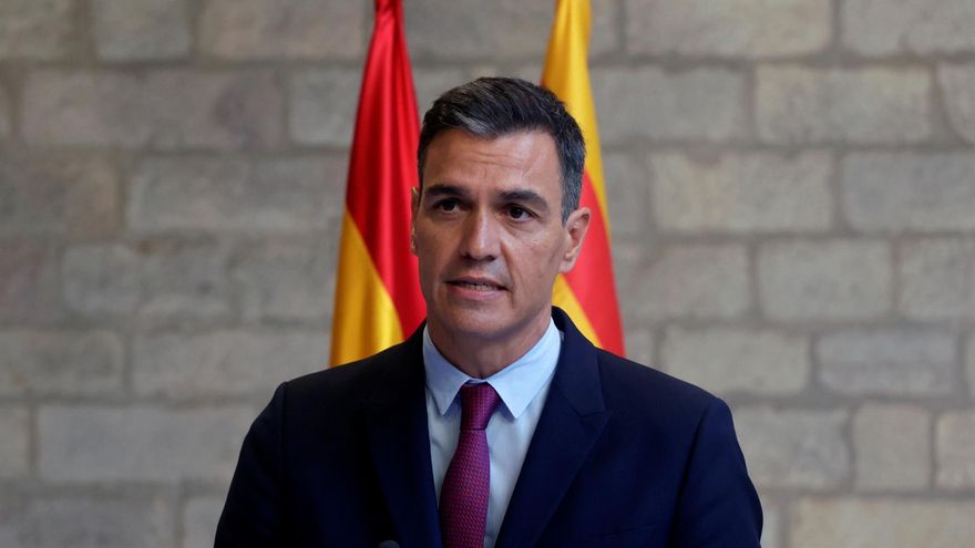 El presidente del Gobierno, Pedro Sánchez, comparece en el Palau de la Generalitat en Barcelona, donde se celebra la mesa de diálogo sobre Cataluña.