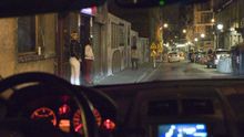 Varias prostitutas en un barrio de Bilbao.