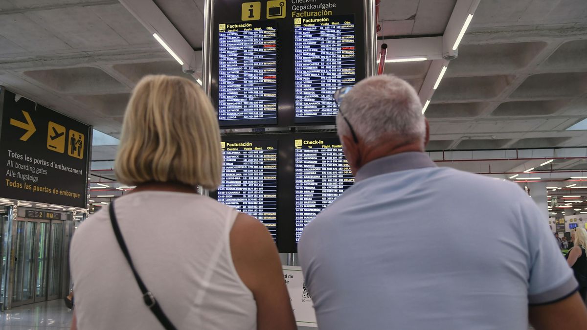 Pasajeros en un aeropuerto, en una fotografía de archivo