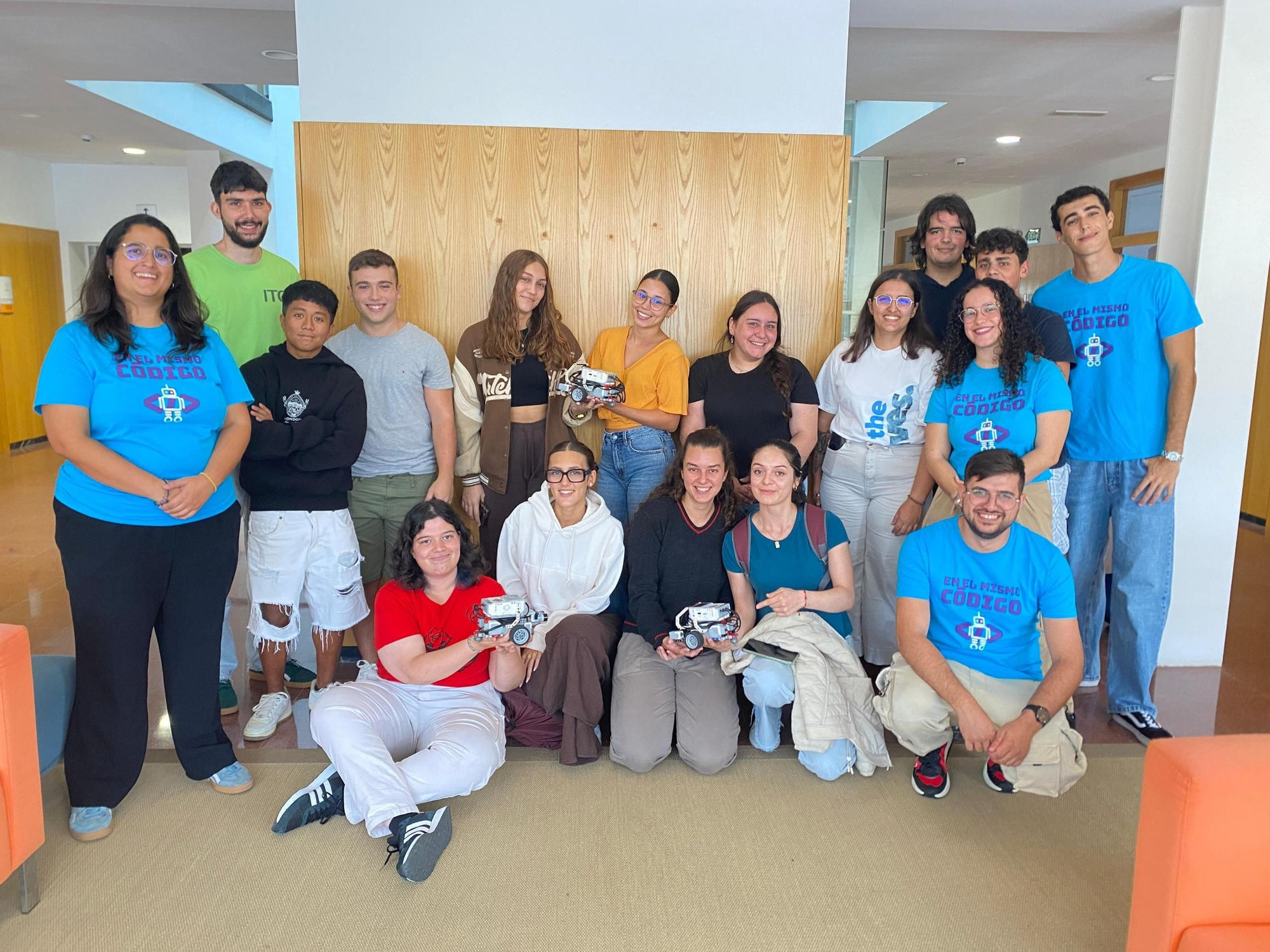 600 estudiantes canarios aprenderán robótica y programación con la Fundación Sergio Alonso y CaixaBank Dualiza.