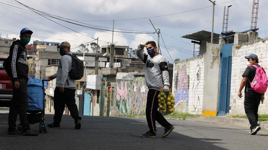 Trabajadores informales en Quito (Ecuador).