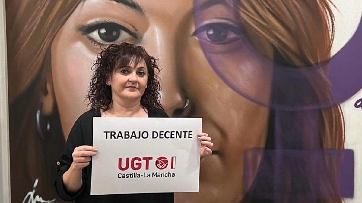 Foto Isabel Carrascosa (UGT) durante la celebración del Día del Trabajo Decente