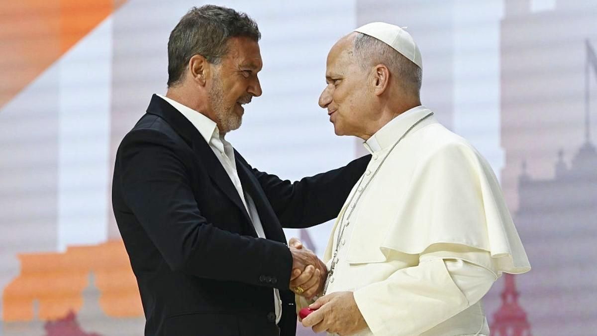 Antonio Banderas y la Biblioteca del Seminario de León