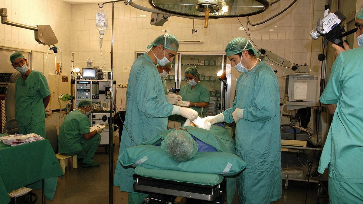 Sube en 252 personas la lista de espera quirúrgica en Cantabria y la demora media se incrementa hasta los 137 días