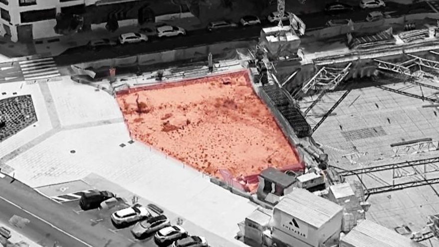 El Gobierno de Almeida rebaja 15 parcelas para privatizarlas como vivienda libre: "Hará un Black Friday en suelo público"