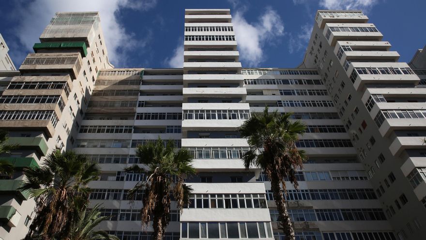Claves de los datos de pobreza en Canarias: casi la mitad de quienes viven de alquiler están en riesgo de pobreza