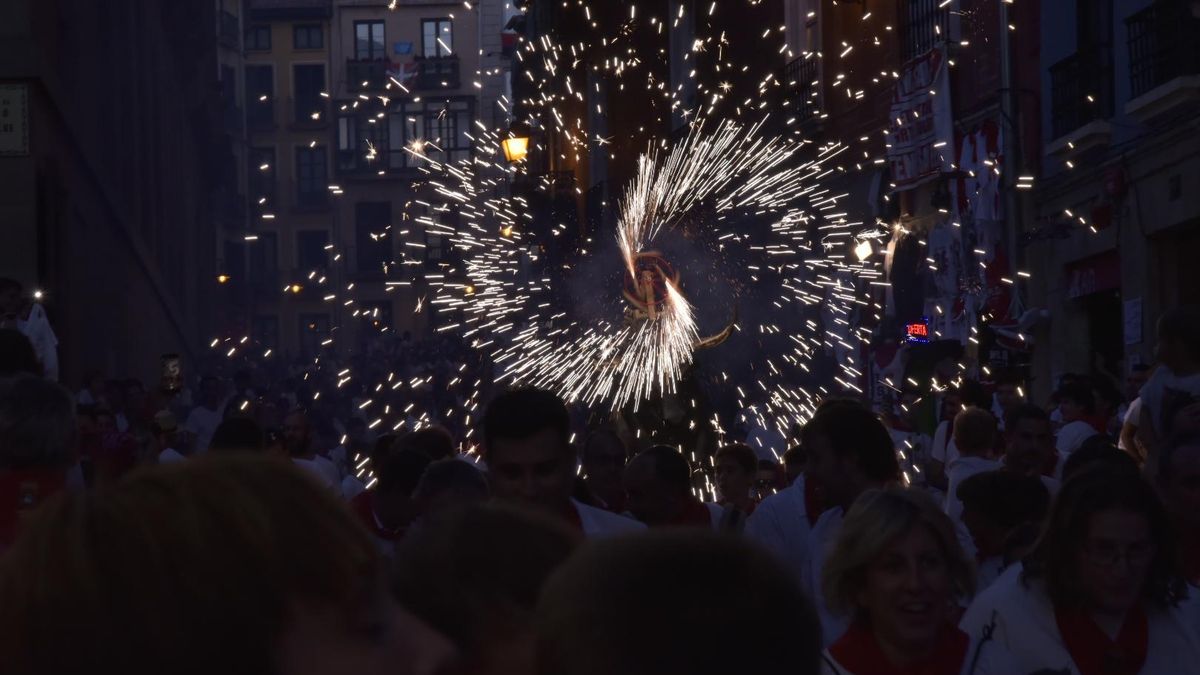 Pamplona prohíbe las hogueras, los fuegos artificiales y los toros de fuego en San Juan por la ola de calor