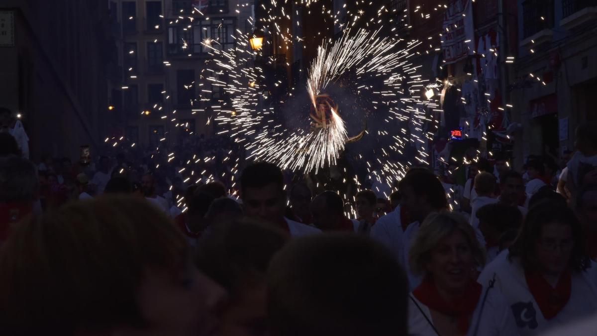 Pamplona prohíbe las hogueras, los fuegos artificiales y los toros de fuego en San Juan por la ola de calor
