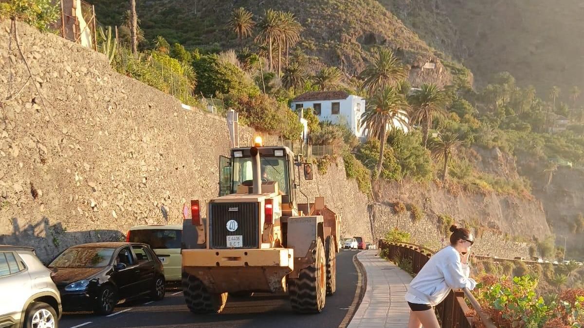 Controversy in Los Realejos over “underhanded” nighttime works at El Socorro beach Controversy in Los Realejos over “underhanded” nighttime works at El Socorro beach