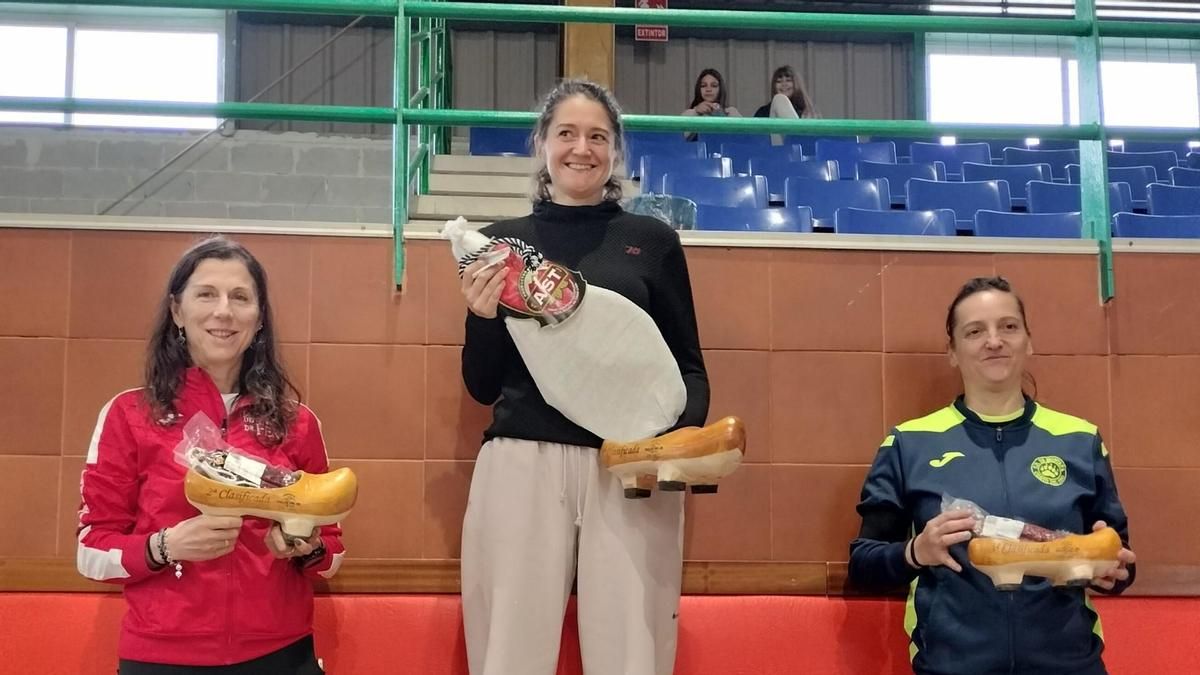 Podio femenino de la primera edición de la Trail Valles del Sil de Páramo del Sil. 