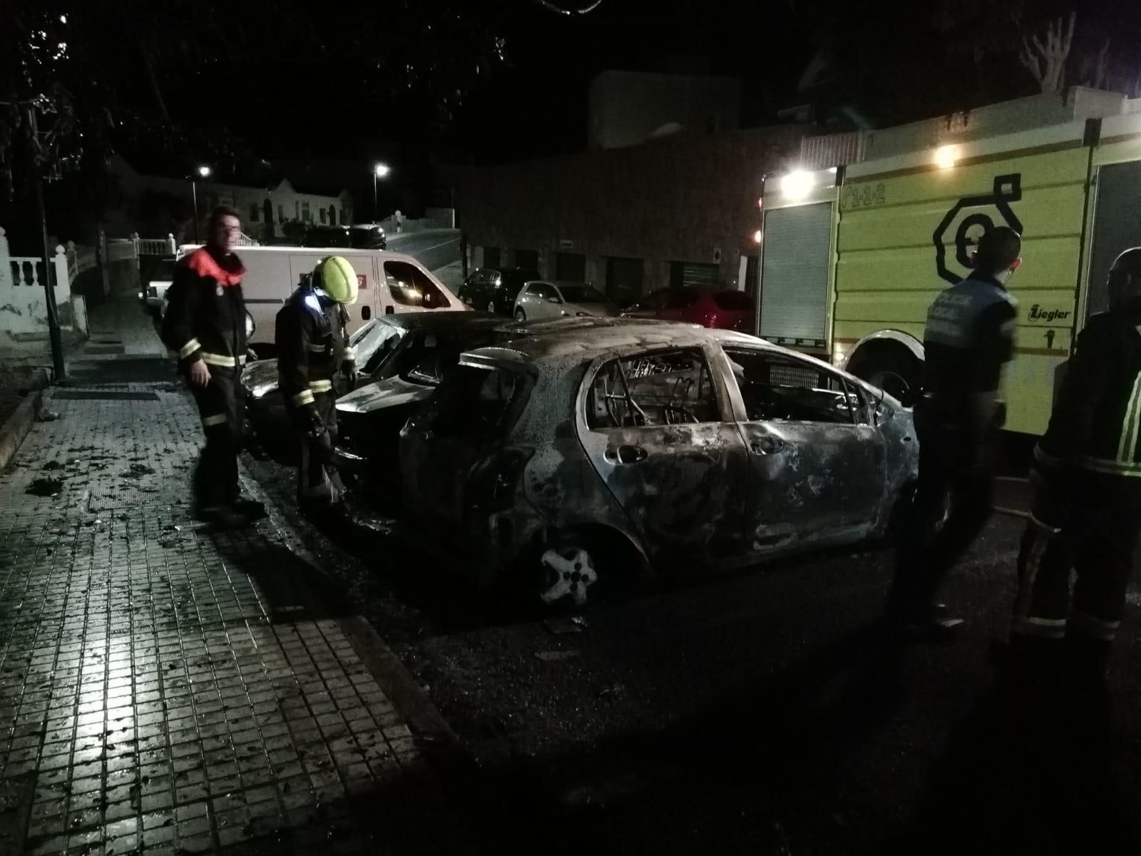 Coches calcinados en Arguineguín