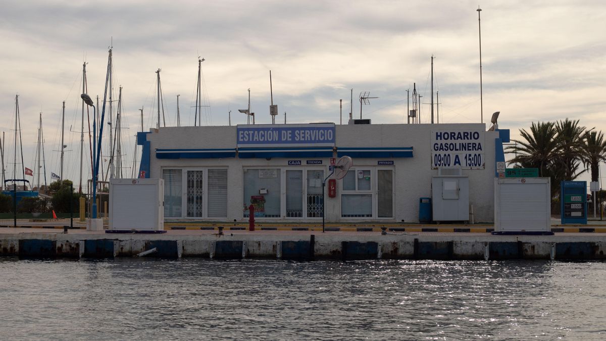 Hasta las gasolineras acortan su horario o cierran en septiembre.