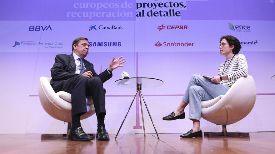 Luis Planas, ministro de Agricultura, entrevistada por la redactora de Economía de elDiario.es Cristina G. Bolinches.