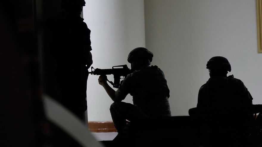 Disparos en el Senado de Filipinas en un operativo para detener a un socio de Duterte buscado por la Corte Penal