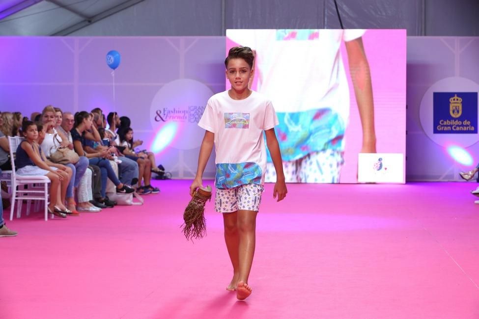 Desfile de Lady Bug´s Cris. (ALEJANDRO RAMOS)