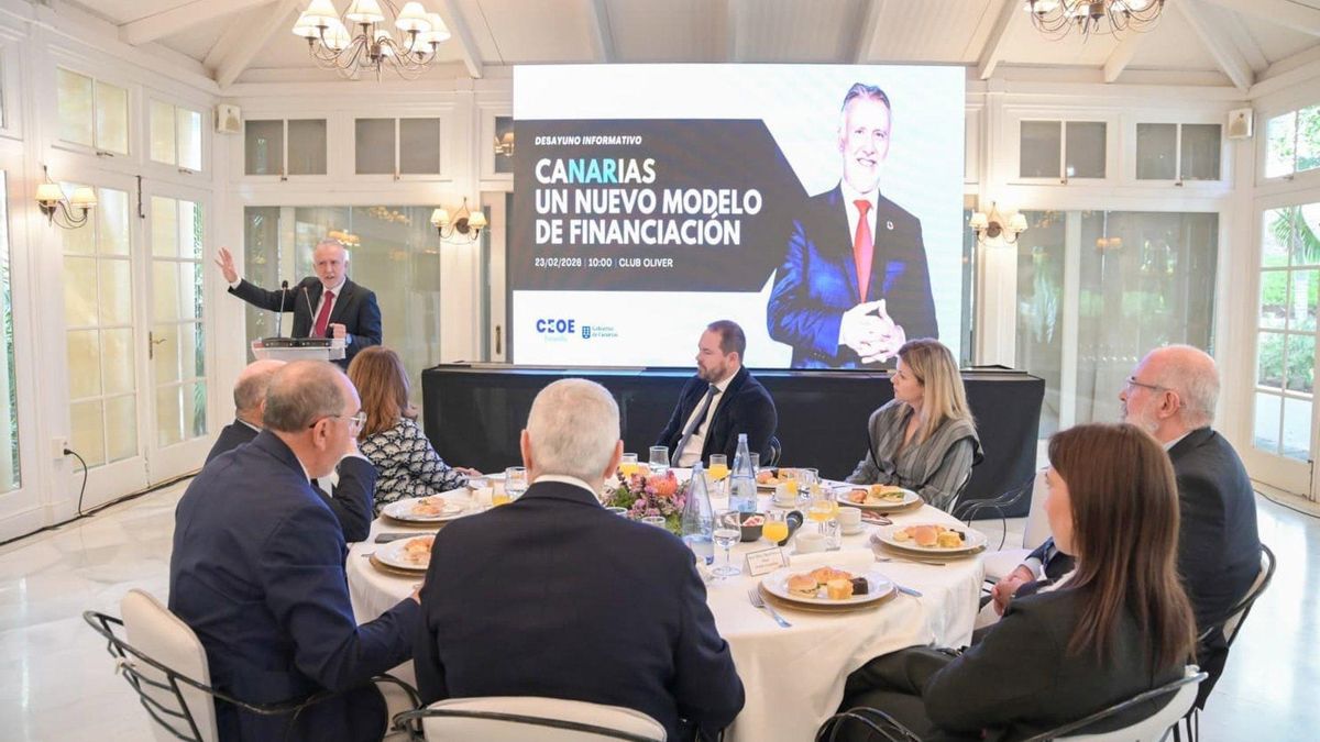 Torres abre la puerta a los empresarios canarios para que presenten propuestas a la nueva financiación autonómica