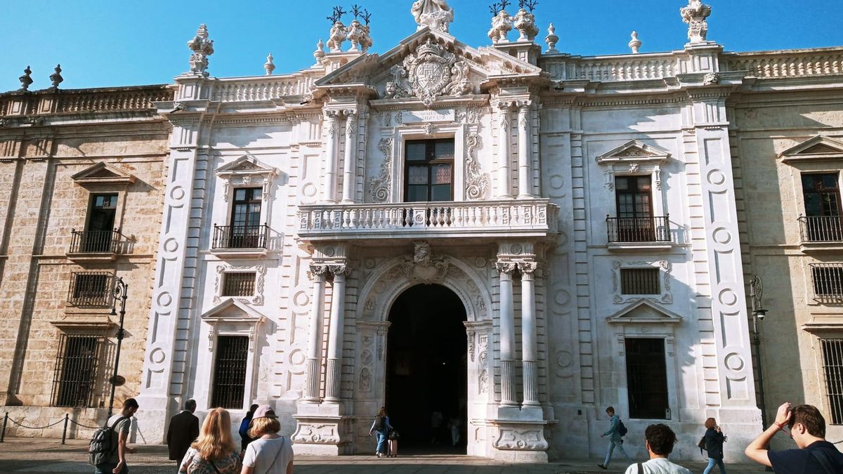 Archivo - Universidad de Sevilla investiga a un profesor al que acusan de "invitar" a consumir "drogas duras"