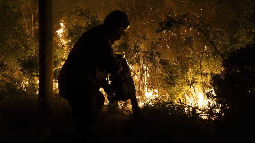Más de 200 evacuados, 2.300 hectáreas quemadas y un panorama riesgoso: lo que el fuego deja en Epuyén