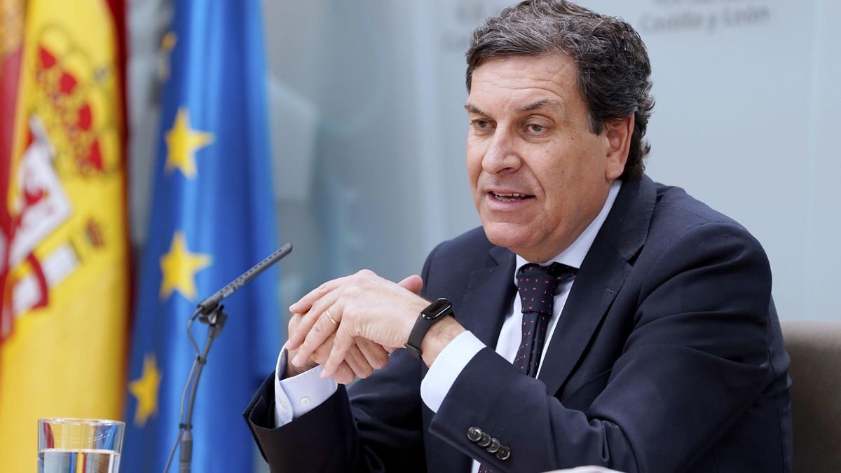 El Gobierno de Castila y León, del PP, elude valorar la “prioridad nacional” de Vox ante un pacto sin “acuerdos ocultos”