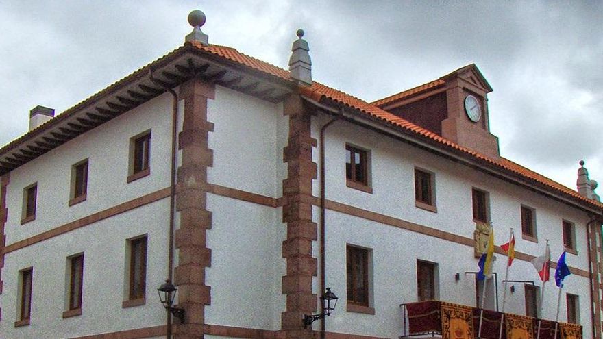 Sede del Ayuntamiento de Ampuero