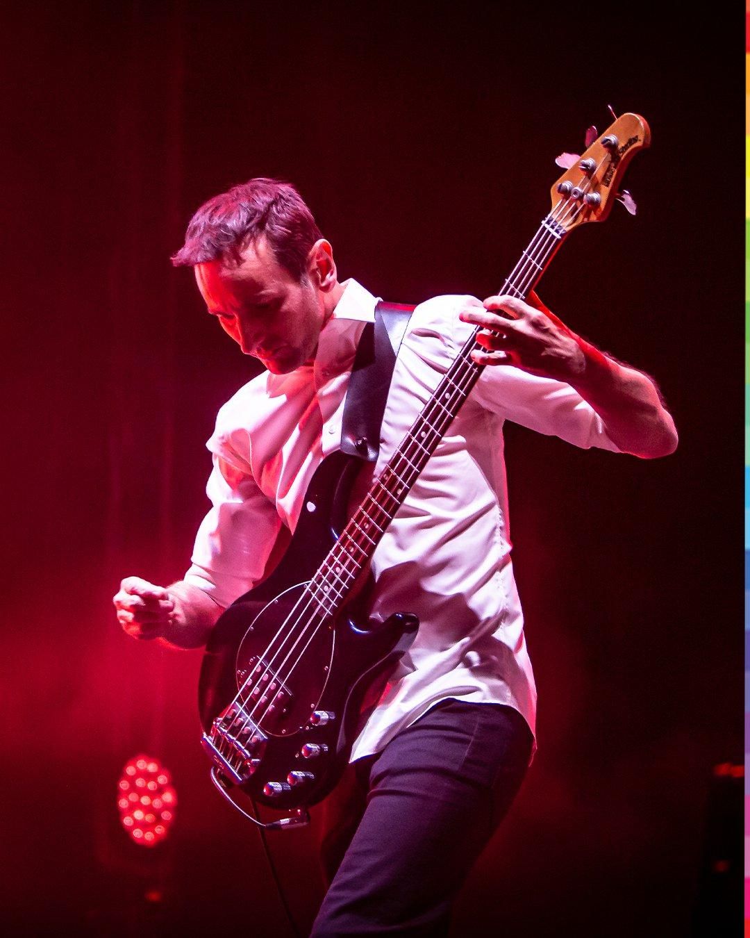 Jim Glennie, bajista de la banda 'James'.