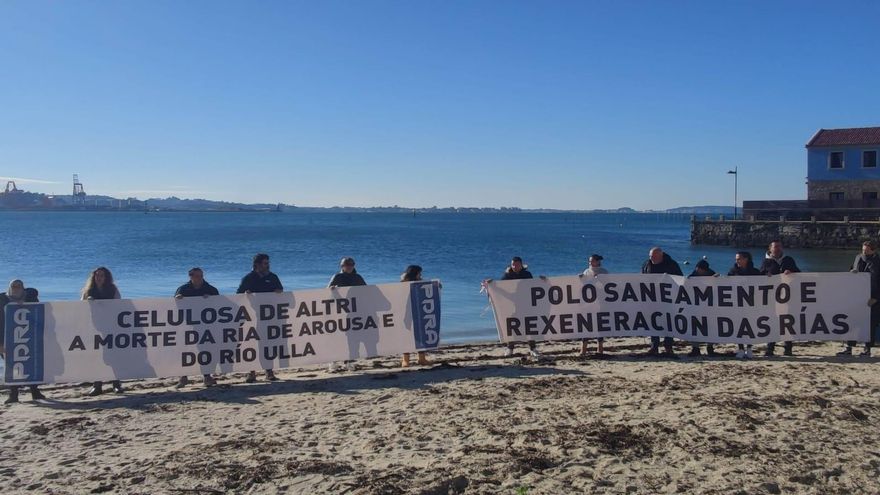 Mariscadoras a pie denuncian el "total abandono de la Xunta" ante la situación "insostenible" del sector