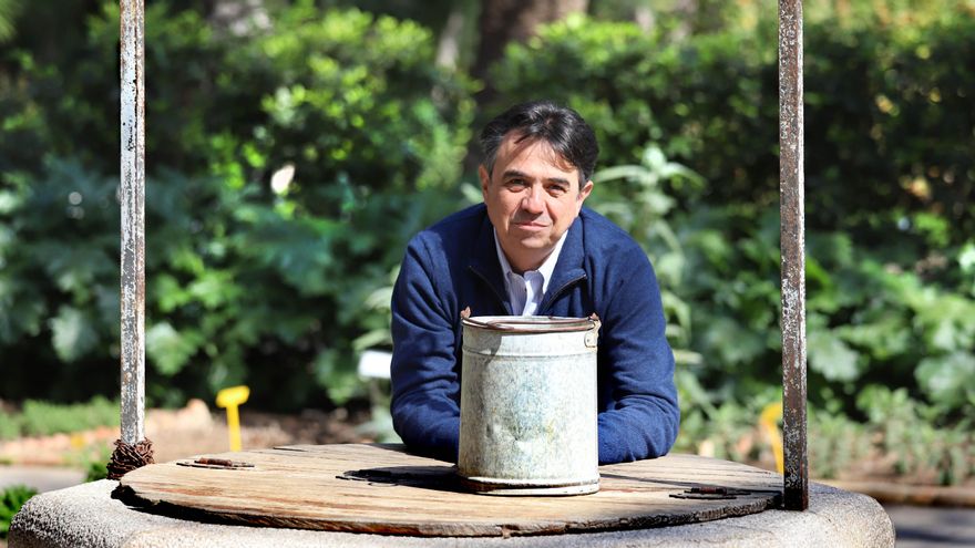 “Avui en dia, grans escriptors i periodistes com ara Josep Pla, Sagarra, o Pere Gimferrer –que va escriure els seus dietaris en gran part a partir dels articles que publicava en premsa– ho tindrien prou malament”, diu Martí Domínguez.