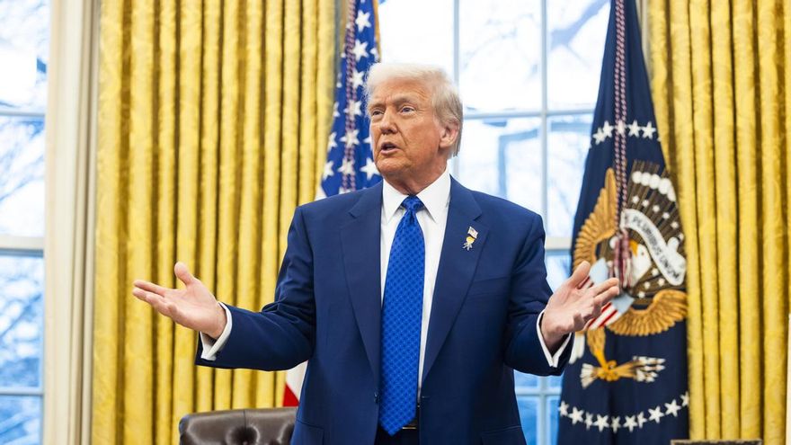 Un juez federal permite a Trump continuar con su plan de bajas incentivadas entre los funcionarios