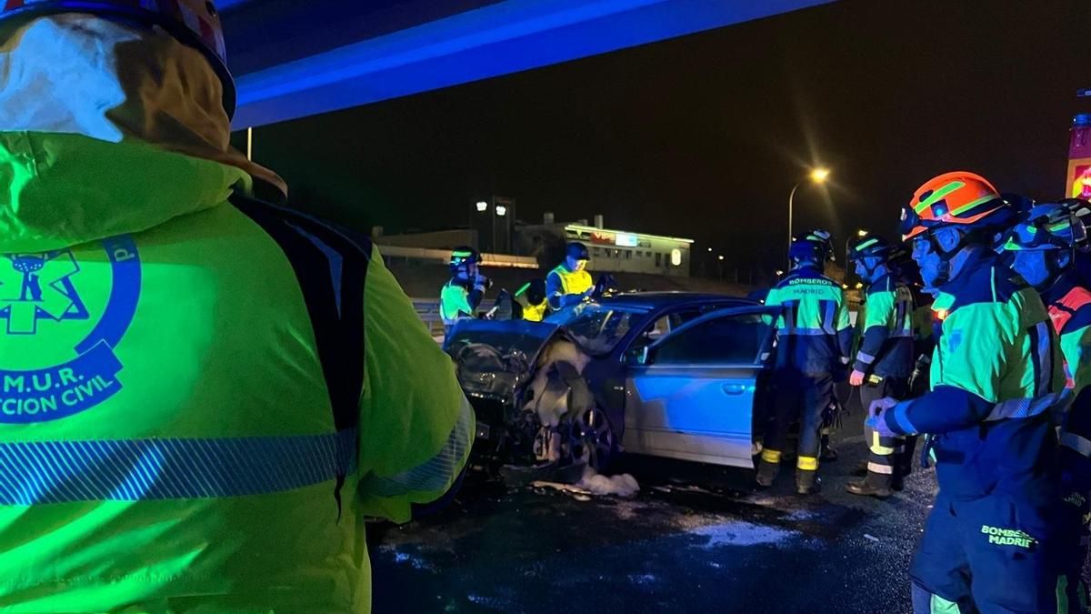 Tres heridos, uno de ellos grave, en una colisión al circular un coche en sentido contrario en la M-607