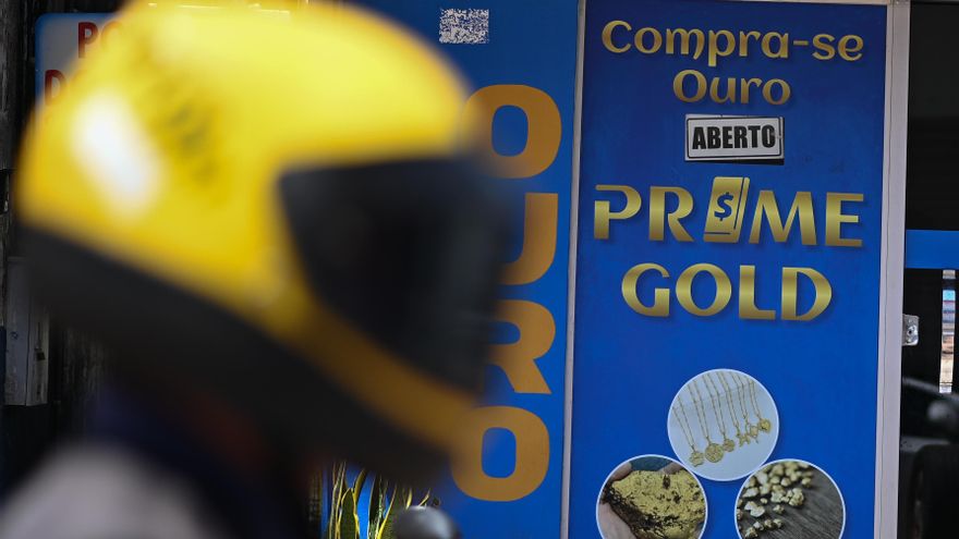 El oro se aleja de sus nuevos máximos y vuelve al entorno de los 3.550 dólares